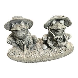 Stone Garden Mr. & Mrs. Bullfrog Grey Whimsical Garden Decor Statue Figurine